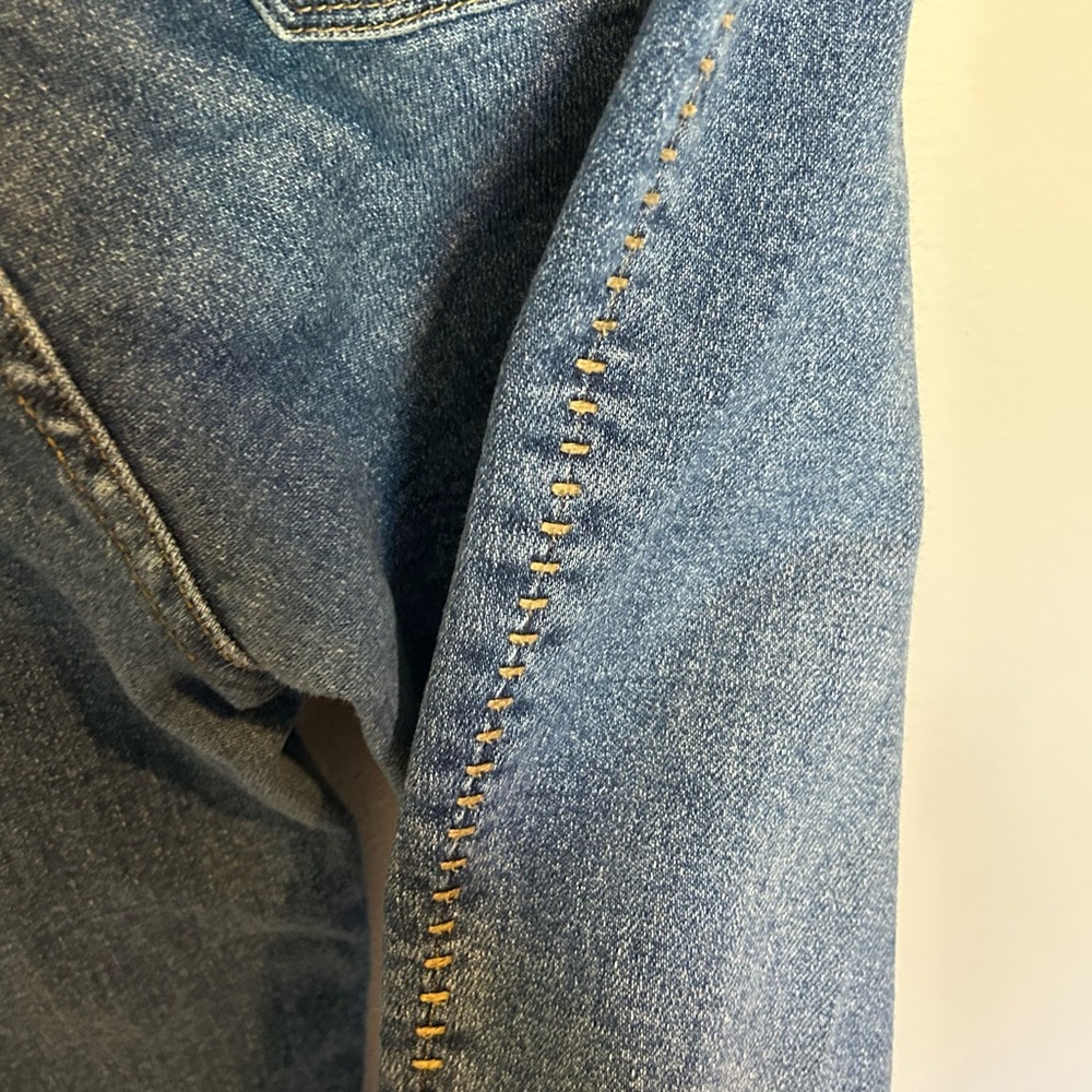 Judy Blue Howdy Embroidered Distressed High Rise Boyfriend Jeans Size 11/30 - Picture 9 of 11
